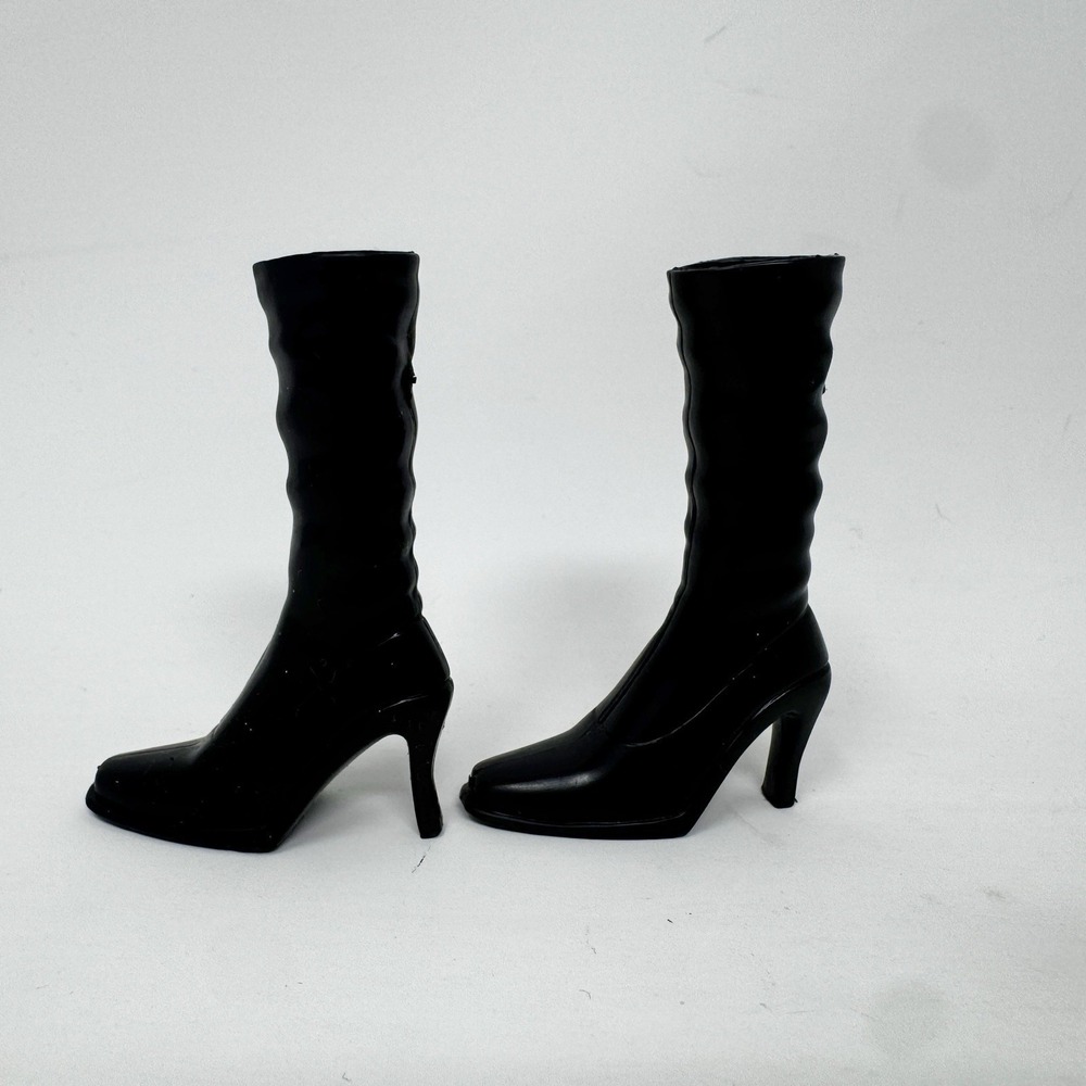 Bratz Welcome To Fabulous Tiana Clothes Shoes Black Boots Feet Knee High Slouch